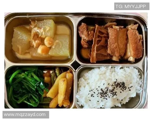 足球明星享受美味盒饭的高清瞬间分享 足球明星享受美味盒饭的高清瞬间分享